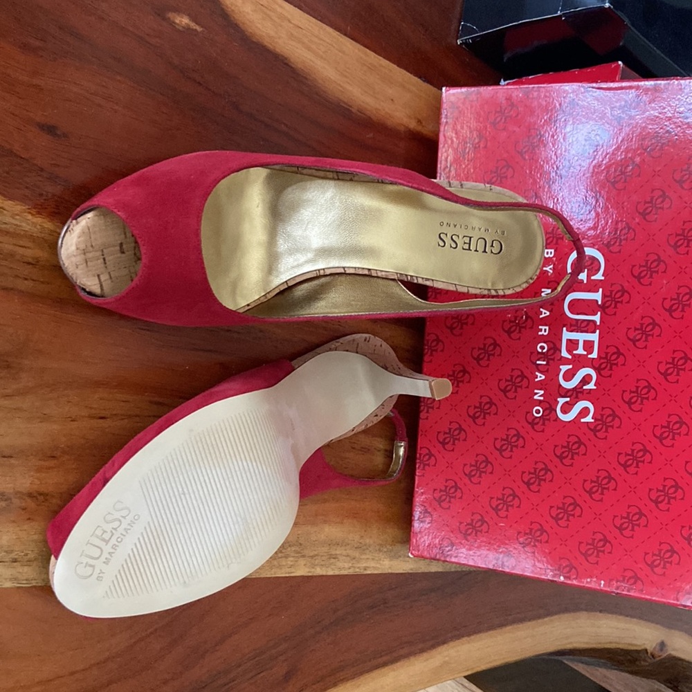 Guess - Picture 2 of 2